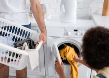 Como lavar roupa: 6 formas de lavar, secar e dicas eficazes