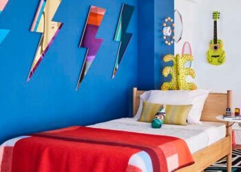 Azul índigo: significado, melhores combinações e 55 ideias na decoração