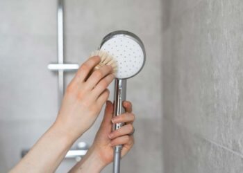 Como desentupir chuveiro: técnicas e dicas de especialistas