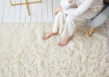 Decoração com tapetes felpudos: o guia completo e 55 inspirações