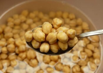 Como cozinhar grão de bico: preparo, 3 formas e conservação