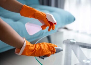 Como limpar mesa de vidro: métodos eficazes, cuidados e manutenção