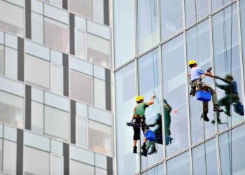 Limpeza de fachada: técnicas, normas, cuidados, periodicidade, quanto custa?