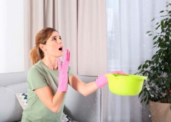 Goteiras no telhado: principais causas, como evitar e dicas para resolver