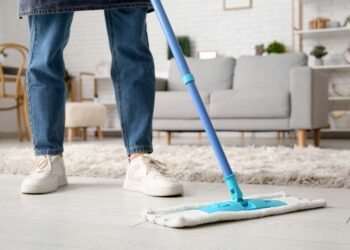 Limpeza de piso: o guia detalhado com orientações profissionais
