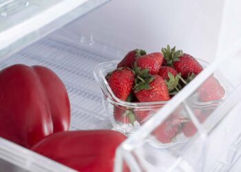 Como conservar morango: 3 formas infalíveis com passo a passo