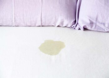 Como tirar cheiro de xixi da cama: aprenda a fazer passo a passo