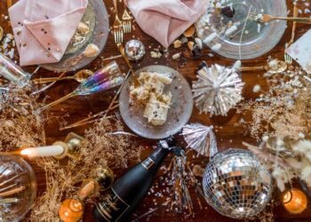 Mesa de Ano Novo: dicas para planejar e decorar com fotos incríveis