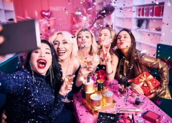 Brincadeiras de chá de lingerie: 15 ideias que fazem muito sucesso