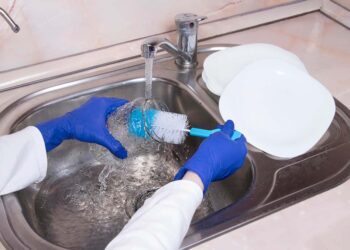 Como esterilizar vidro: 3 técnicas fáceis com dicas profissionais