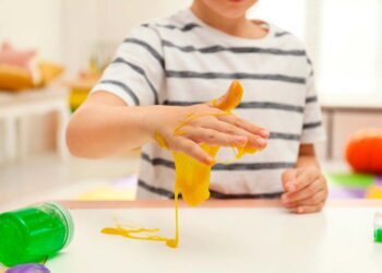 Como tirar slime da roupa: 3 técnicas comprovadas para testar agora mesmo