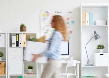Como organizar home office: 13 dicas que fazem toda diferença