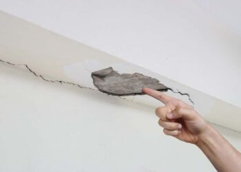 Rachadura na parede: conheça as causas, tipos e como evitá-las