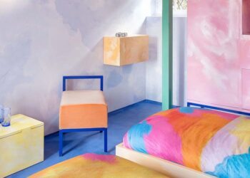Dopamine decor: o que é, como aplicar e 55 inspirações perfeitas