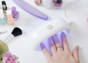Como secar esmalte rápido: 9 técnicas e dicas profissionais