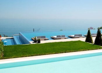 Tipos de piscina: como escolher e 8 sugestões com seus prós e contras