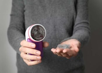 Como tirar bolinha de roupa: 5 técnicas simples e certeiras