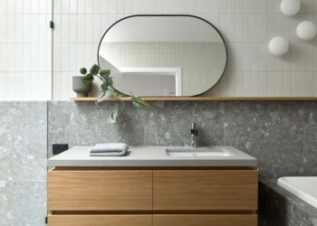 Espelho oval: como usar na decoração e 50 ideias brilhantes