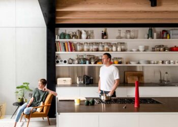 Cozinhas com prateleiras: como organizar, decorar e 50 ideias