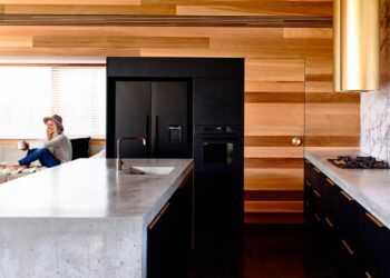 Geladeira preta: vantagens, como envelopar e 60 inspirações